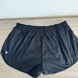 Lululemon shorts size 6